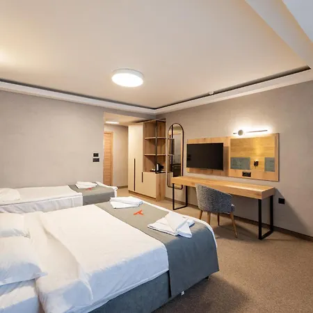Avenue Hotel