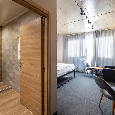 Avenue Hotel 3*