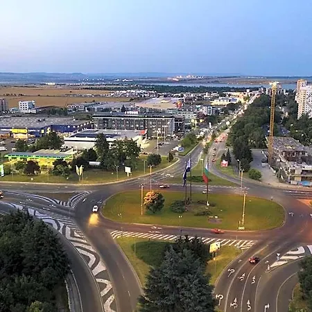 Avenue 3*